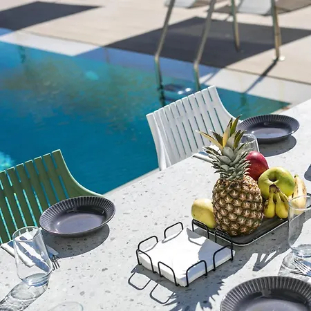 Armonia Luxury Villa *