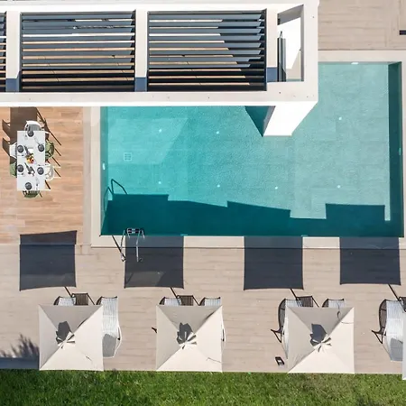 Armonia Luxury فيلة إياليسوس